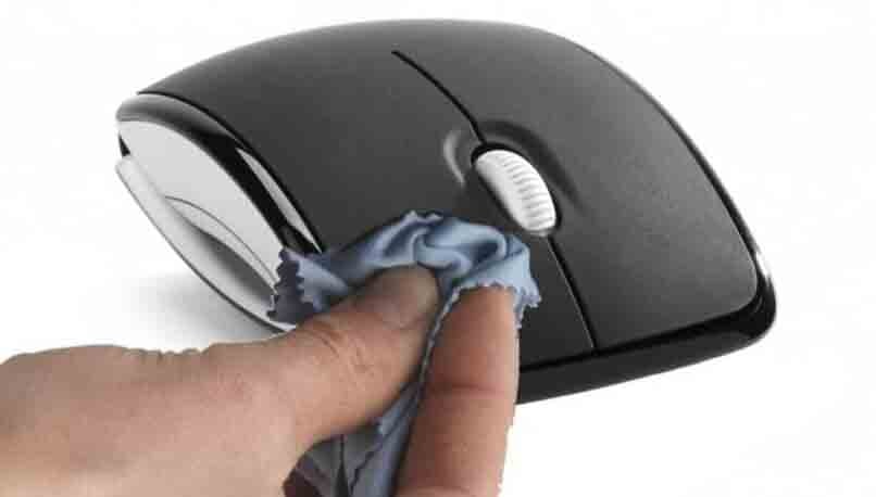 Clean the Mouse Clean the Mouse